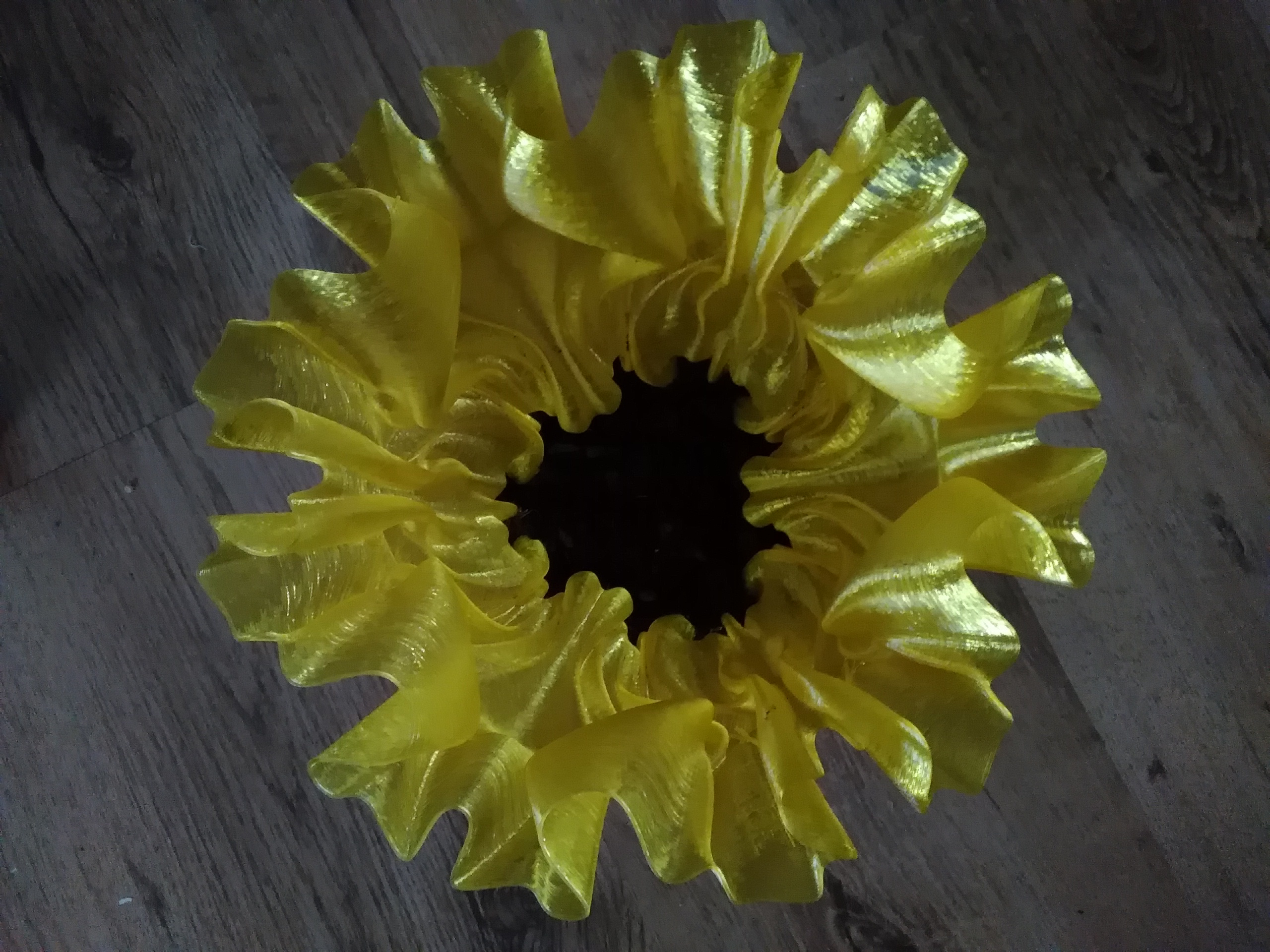 Fluid Flower Vase / Fluid Flower Pot